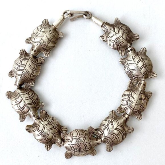 Vintage Silver-Tone Turtle Link Bracelet | Sea Turtle Bracelet - Picture 1 of 3